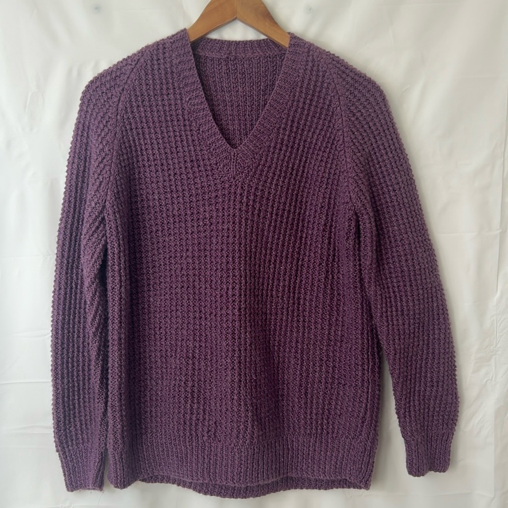 Sweater hand knit/crochet womens size medium cabincore cozy warm pretty purple